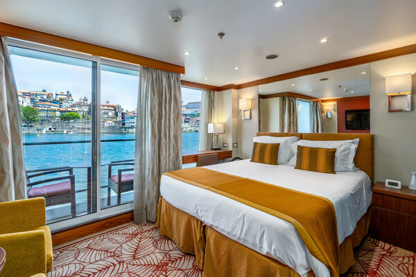 Amawaterways AmaVida A & B Stateroom Bedroom 1 ©Bruno Barreira & Amawaterways.jpeg